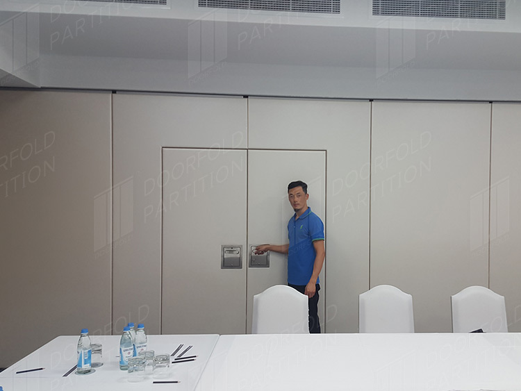 Doorfold custom conference room dividers high performance wholesale-1