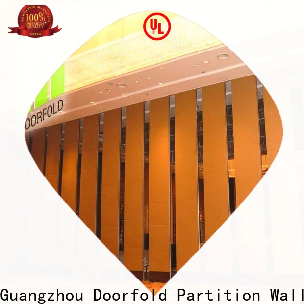 Doorfold acoustic movable partitions restaurant