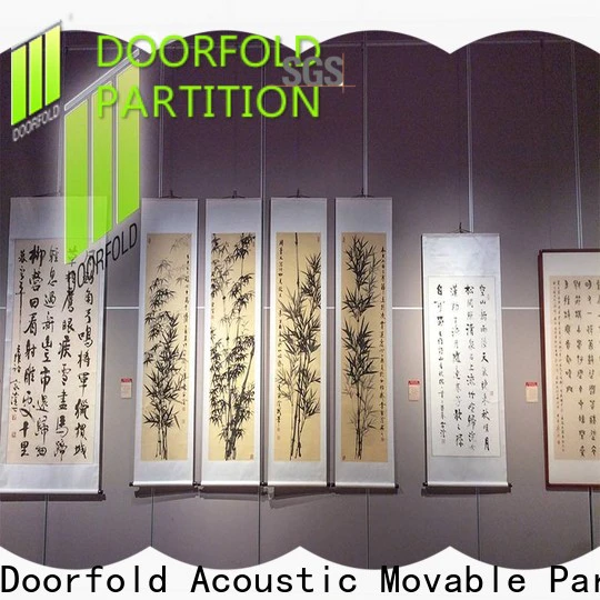 Doorfold collapsible partition walls operable for museum