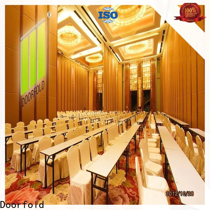 Doorfold hall partition customization for hall