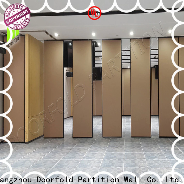 Doorfold retractable sliding room partitions durable