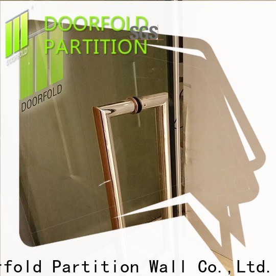 Doorfold portable partition highly-rated for office