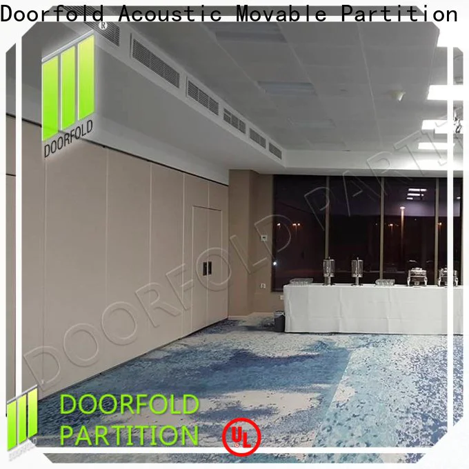 Doorfold sliding wall dividers for hotel